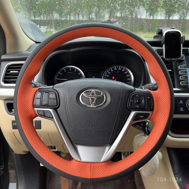 MEWANT Genuine Leather Car Steering Wheel Cove for Toyota Highlander/ Sienna - Alcantara, Leather, Carbon Fiber, Easy Install, Non - Slip, Best Steering Wheel Cover