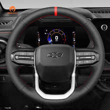 Carica l&#39;immagine nel visualizzatore Galleria, MEWANT Hand Stitch Car Steering Wheel Cover for Chevrolet (Chevy) Colorado 2023 - 2024 - Mewant Cover
