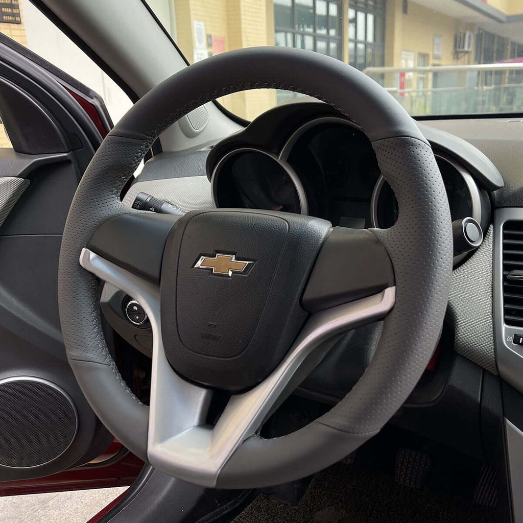 MEWANT Hand Stitch Car Steering Wheel Cover for Chevrolet Cruze Aveo Orlando / Holden Cruz / Ravon R4 / for Holden Barina - Alcantara, Leather, Carbon Fiber, Easy Install, Non - Slip, Best Steering Wheel Cover