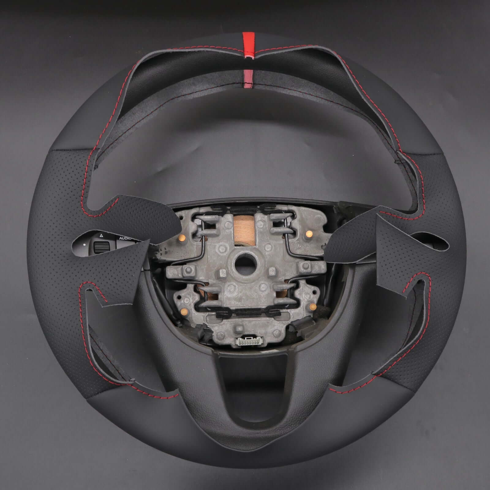 MEWANT Steering Wheel Cover for Holden Commodore VE Ute Calais Berlina Caprice Statesman 2006 - 2013 - Alcantara, Leather, Carbon Fiber, Easy Install, Non - Slip, Best Steering Wheel Cover